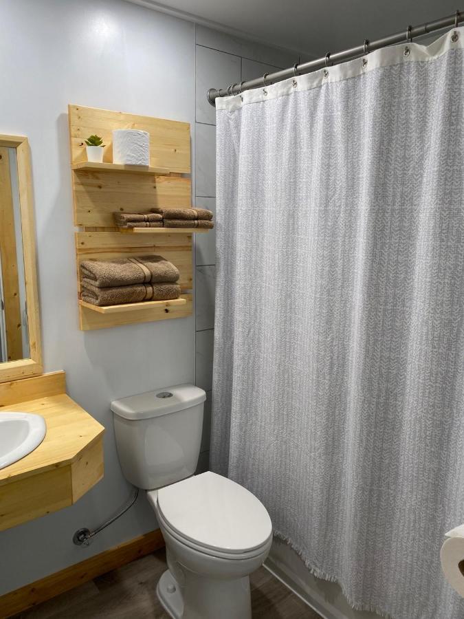 Quest Motel Whitewood Esterno foto
